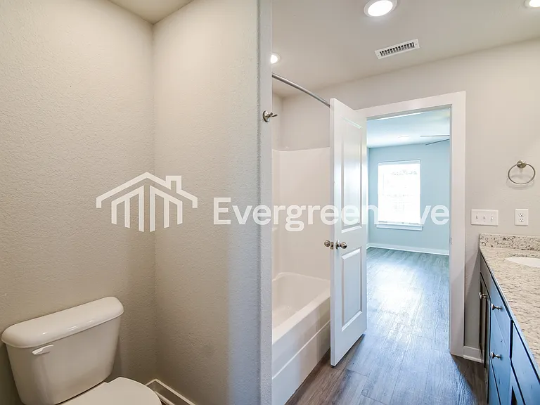 418 N Mojave St — Photo 5