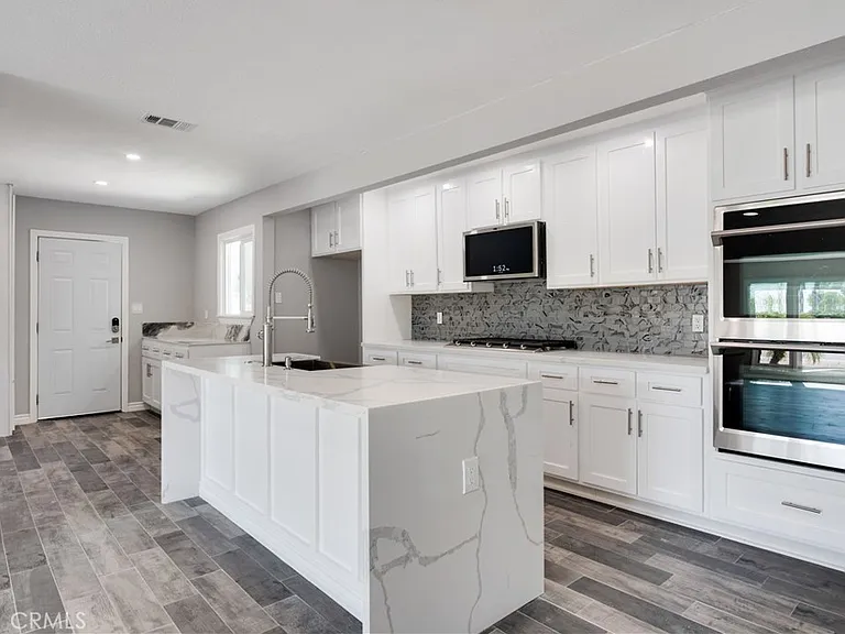 517 N Chalburn Ave — Photo 5