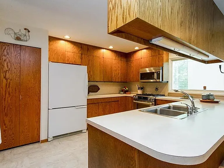 204 Westbend Cir — Photo 4
