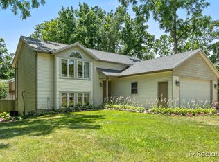 1704 Summit St, Holland, MI