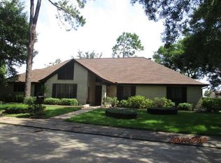 109 Cay Ct, Angleton, TX 77515