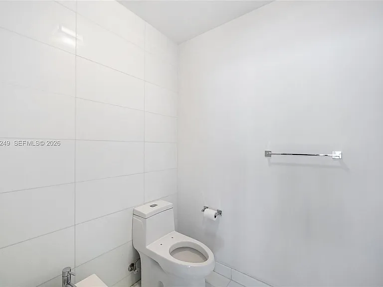 2020 N Bayshore Dr #3904 — Photo 19