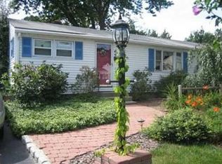 44 Sleepy Hollow Rd, East Greenwich, RI 02818