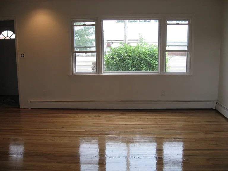 148 Woodfield Rd #1 — Photo 3