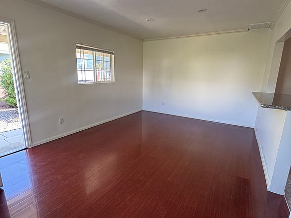 3rd image of 10431 Oro Vista Ave #10431