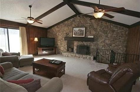 3rd image of 19729 Tonganoxie Dr