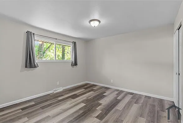 3 bed, 932 sqft, $1,700 — Photo 2