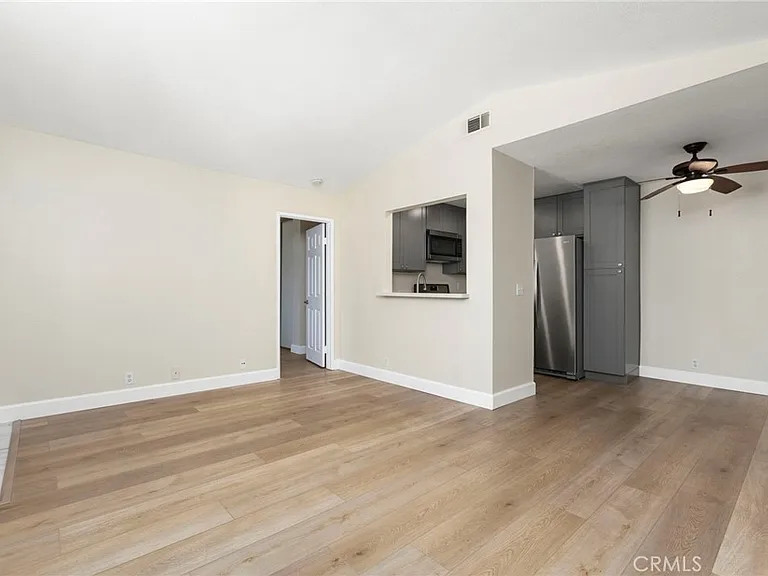 30 Gavilan — Photo 6