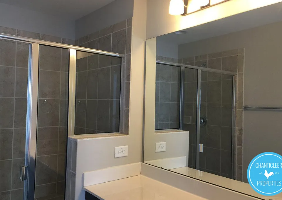 1007 Metropolitan Dr #1