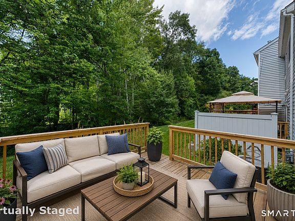 4th image of 19 Sunridge Lane #19