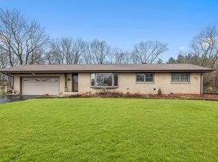 2400 Erskine Rd, Joliet, IL 60433