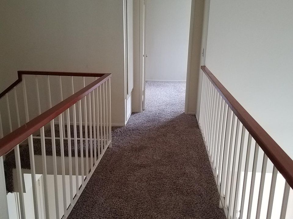 1st image of 674 Woodcrest Dr #B