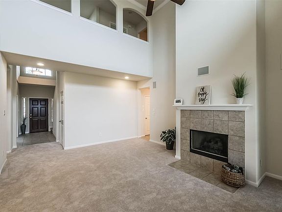 3rd image of 27510 Gracefield Ln