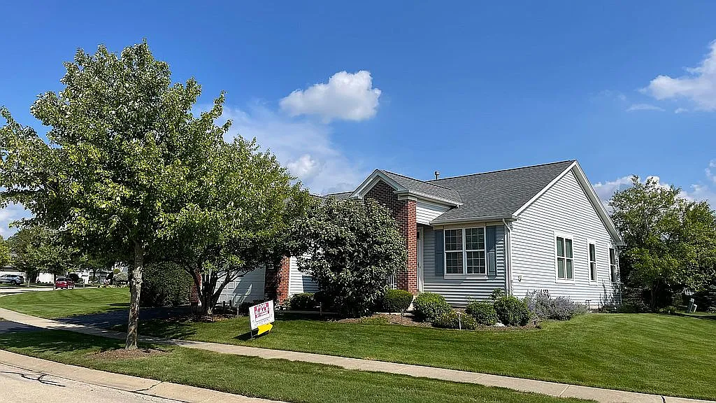 12602 Oak Grove Dr photo 1