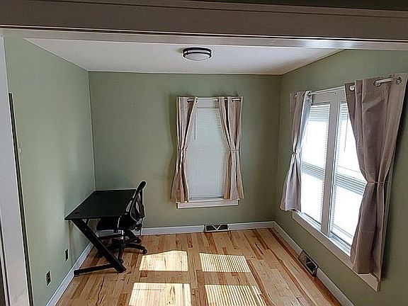 4th image of 519 Nieb Ct