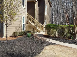 3217 Canyon Point Cir, Roswell, GA 30076