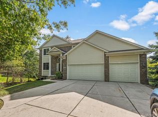 730 Bloomer Rd, Rochester, MI 48307