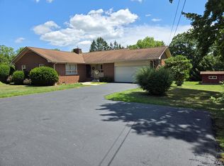 1062 Dry Hill Rd, Beckley, WV 25801