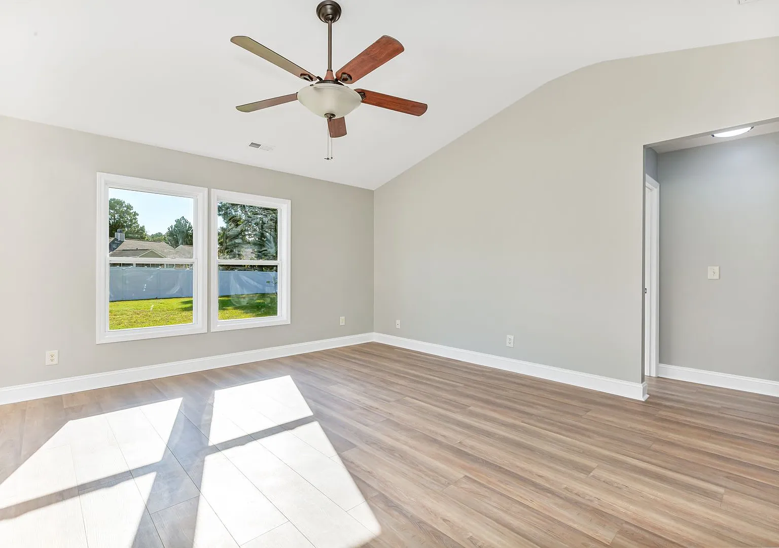Charming 3BR/2BA Home on Expansive Lot in Carolina Forest — Photo 3