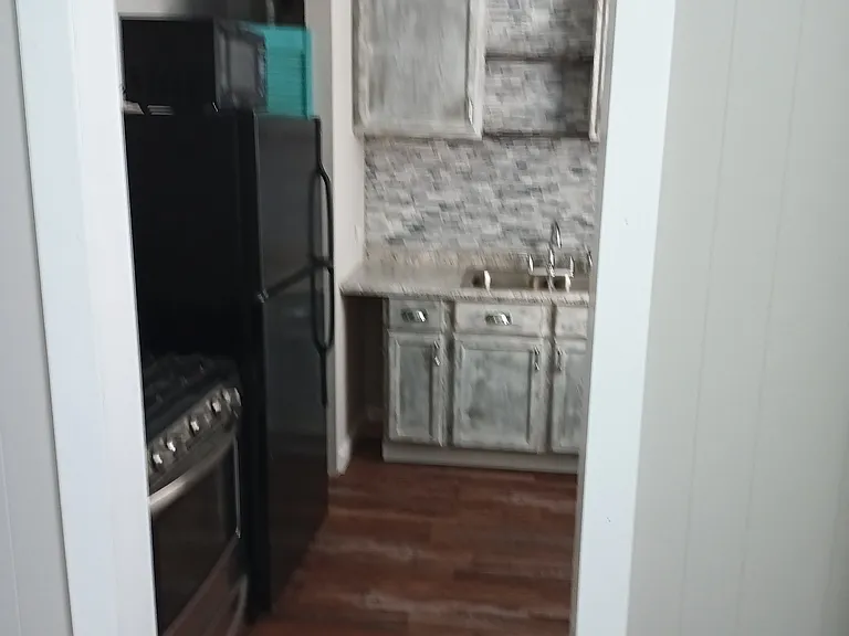 92 Maude Ave #2 — Photo 4