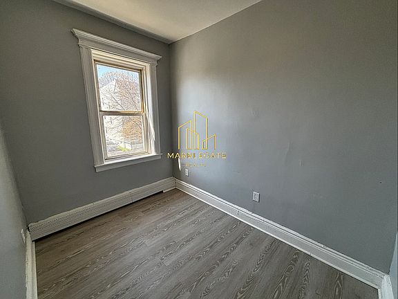 2nd image of 70 Eaton Pl #4AZ