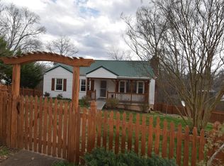 208 Locust Hill Ln, Knoxville, TN 37920