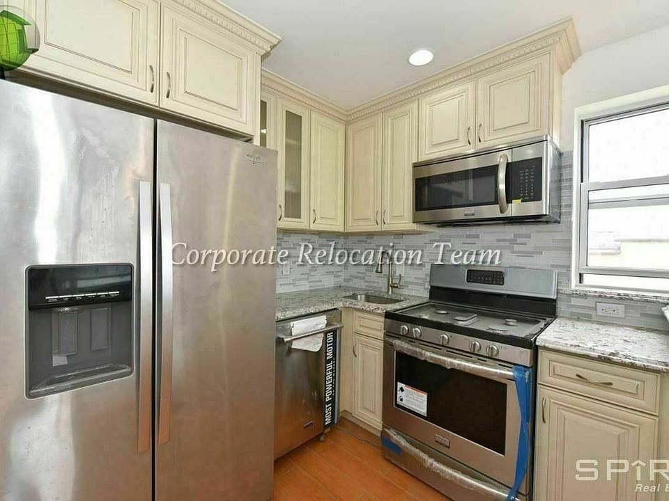 1st image of 25-31 45th St #2F