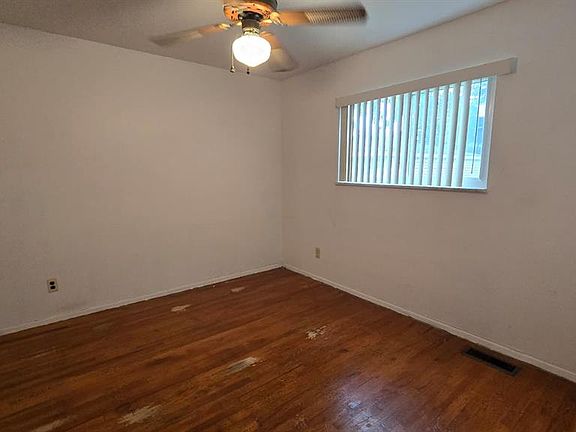 5th image of 5202 Busch Ave