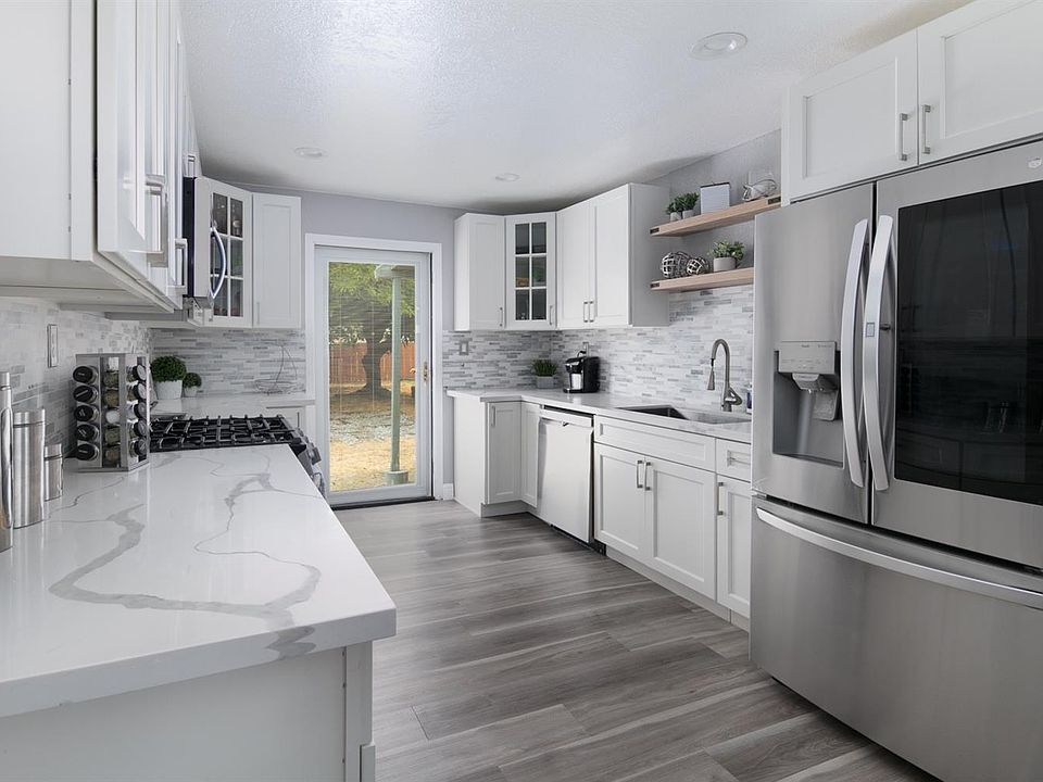 1st image of 8565 N Balboa Ave