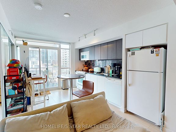 5th image of 85 Queens Wharf Rd #619