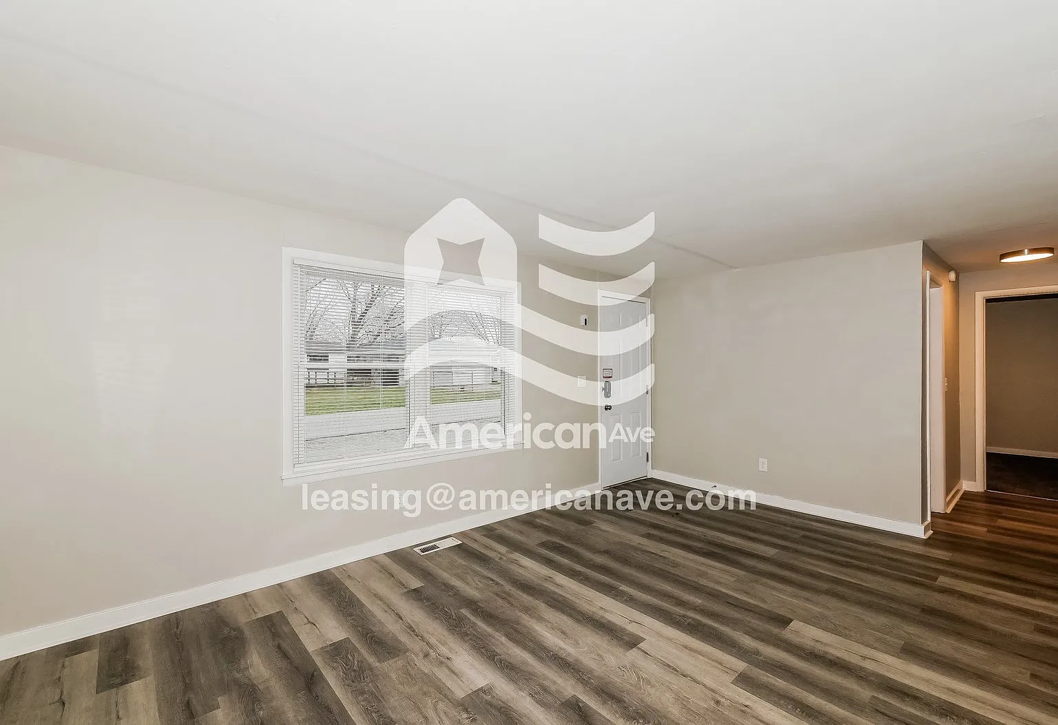 3 bed, 1.0 bath, 816 sqft, $1,408 — Photo 4