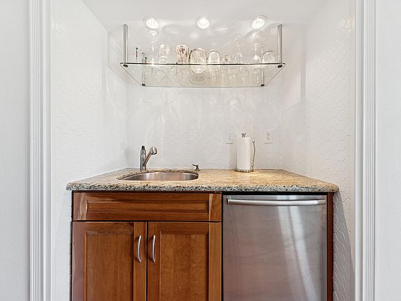 4th image of 3883 Gulfstream Road #1n