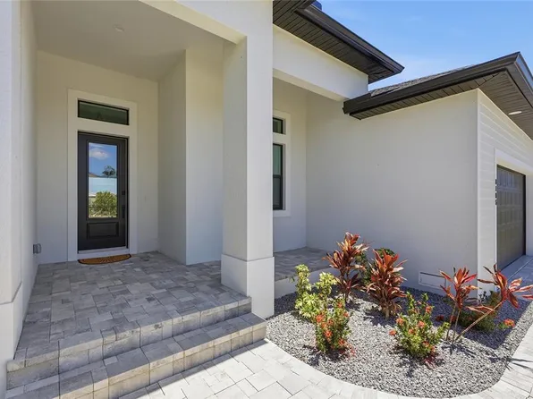 8105 Antwerp Cir, Port Charlotte, FL 33981