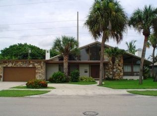 1025 W Royal Palm Rd, Boca Raton, FL 33486