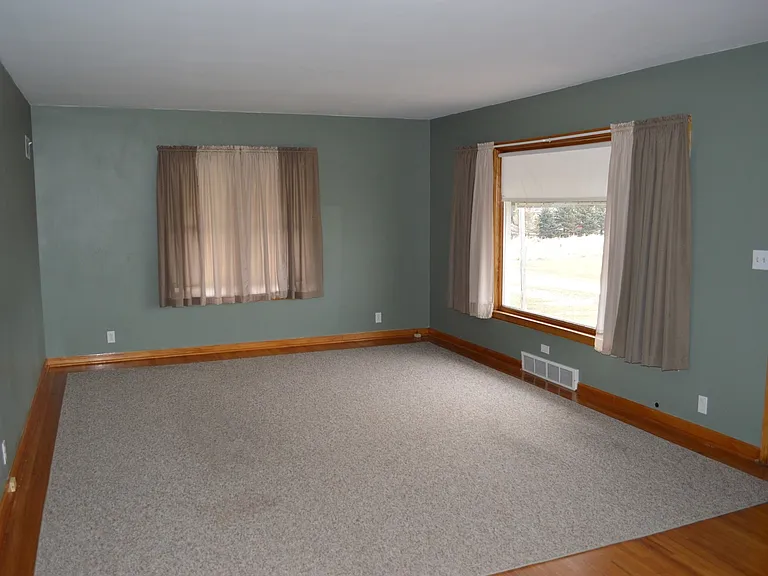 21600 Heather Ave — Photo 2
