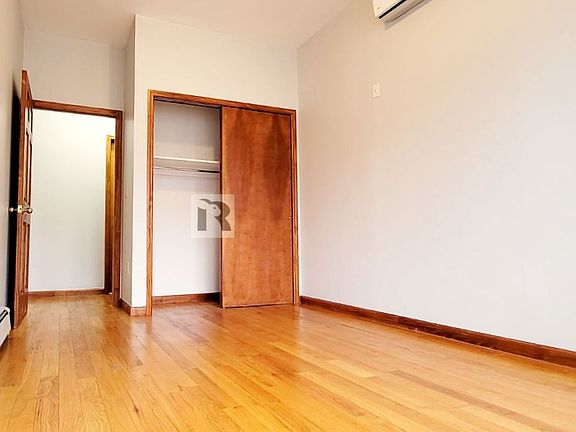 5th image of 176 Wilson Ave #2A