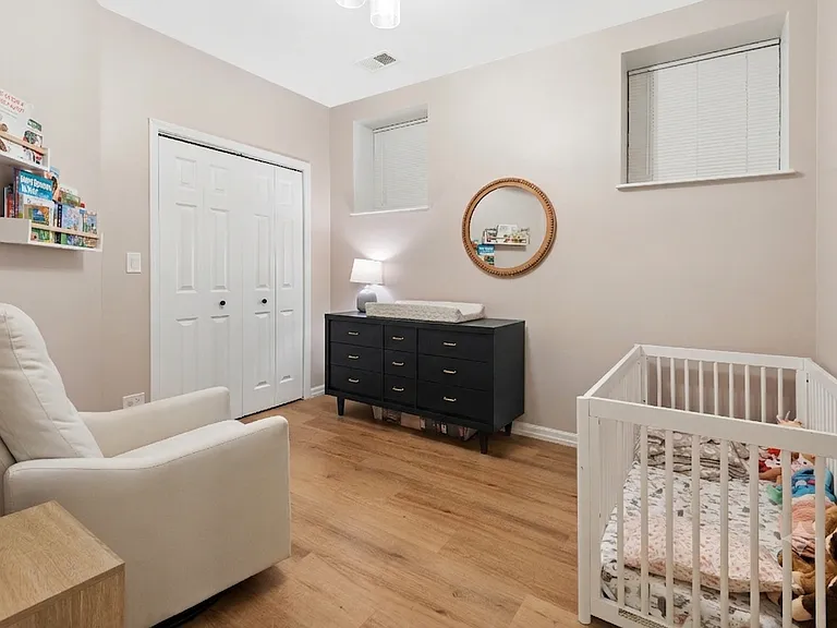 1314 W Winnemac Ave #G — Photo 16