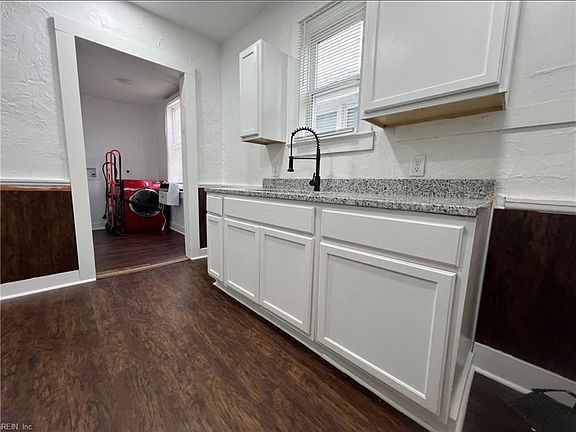 4th image of 1529 Vine St #1529