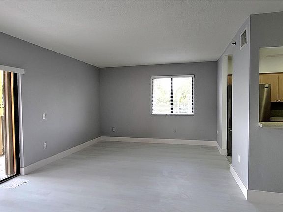 4th image of 9340 Fontainebleau Blvd APT 307