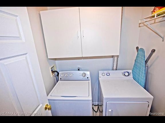 2nd image of 39502 Rockcrest Ln