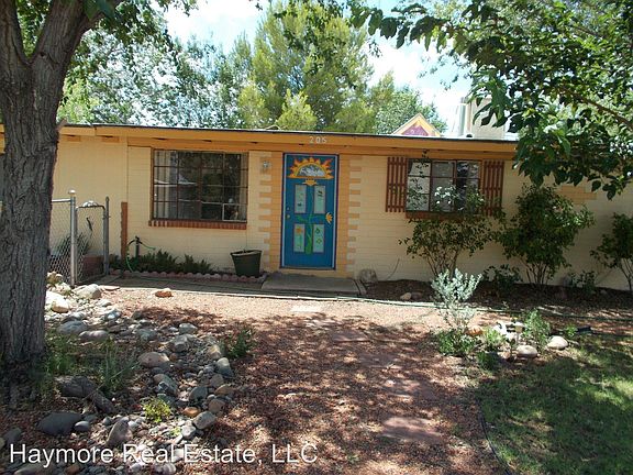  Low maintenance landscape