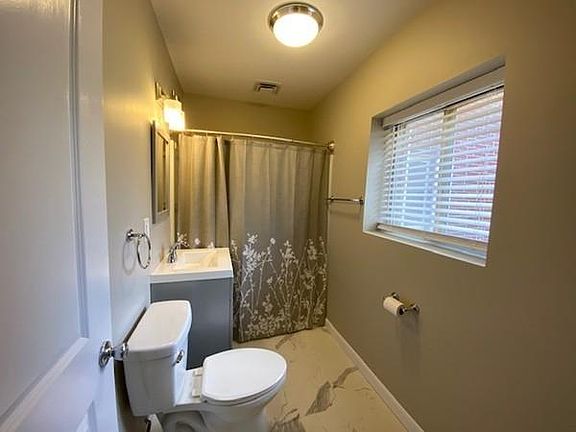 5th image of 7 Bayberry Dr APT 3