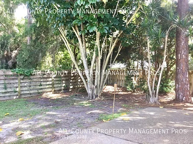 856 32nd St — Photo 12