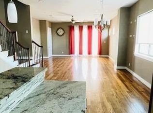 213 Saint Charles St, Houston, TX 77003