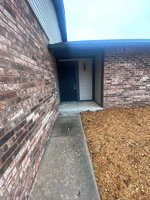 3 bed, 1459 sqft, $1,695 — Photo 2