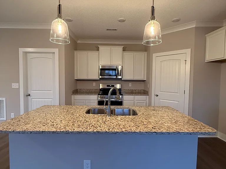 2727 Farmhouse Dr — Photo 2