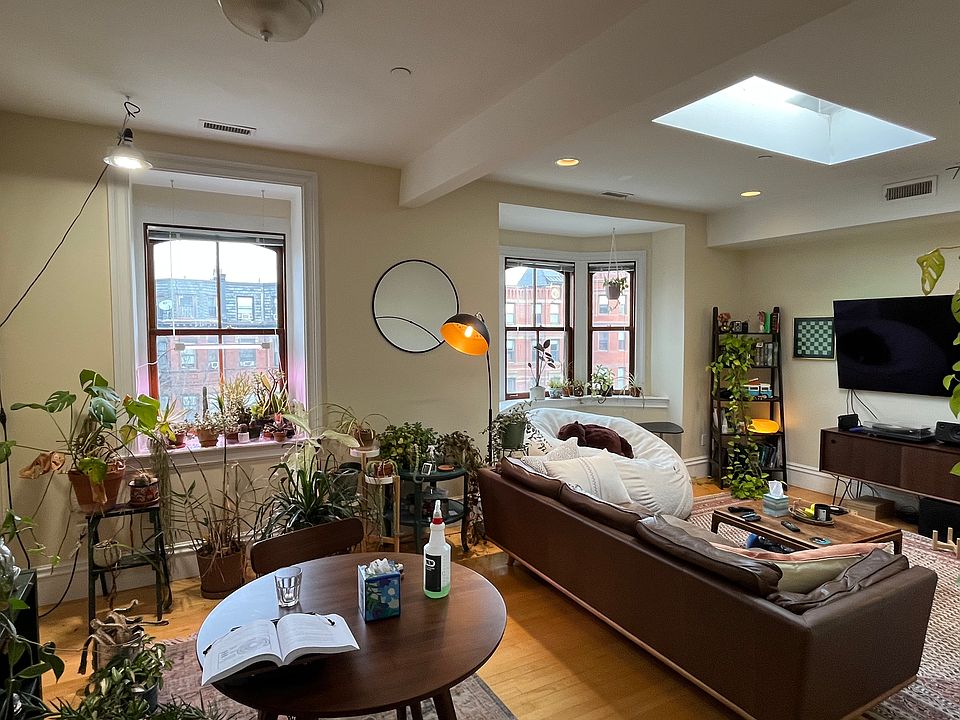1st image of 417 Massachusetts Ave APT 5