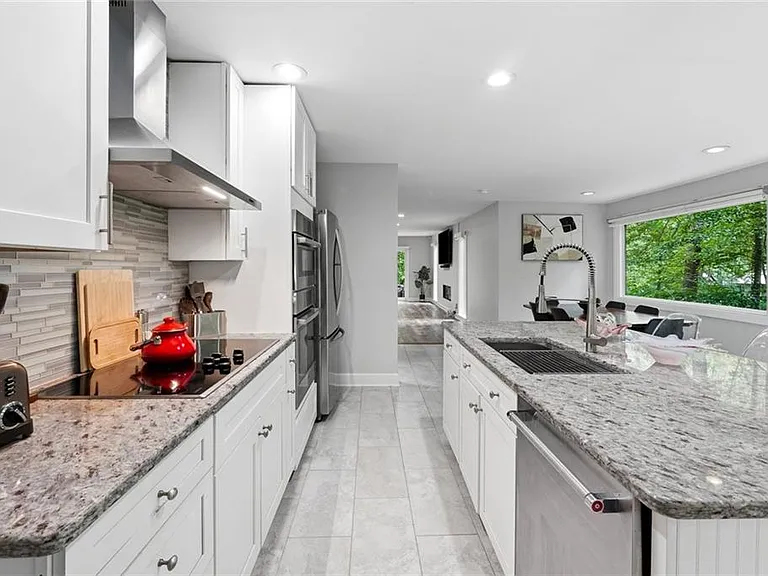 1210 E Beechwood Dr NW — Photo 8