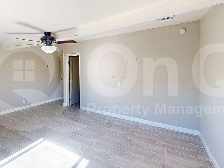 2714 E 21st St #A — Photo 12