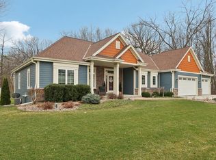 W351N6051 Bauers LANE, Oconomowoc, WI 53066